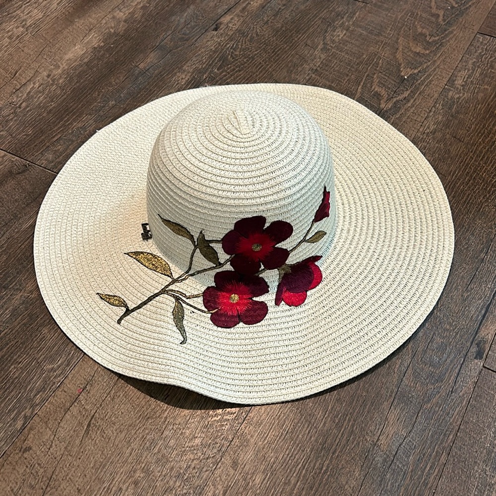 Lucky 7 Ivory Embroidered Floral Detail Beach‎ Sun Straw Hat
